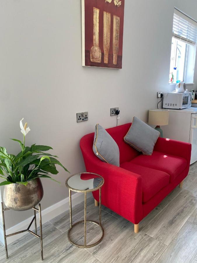 Hugo Mews Bright Studio Apartment برايْ المظهر الخارجي الصورة